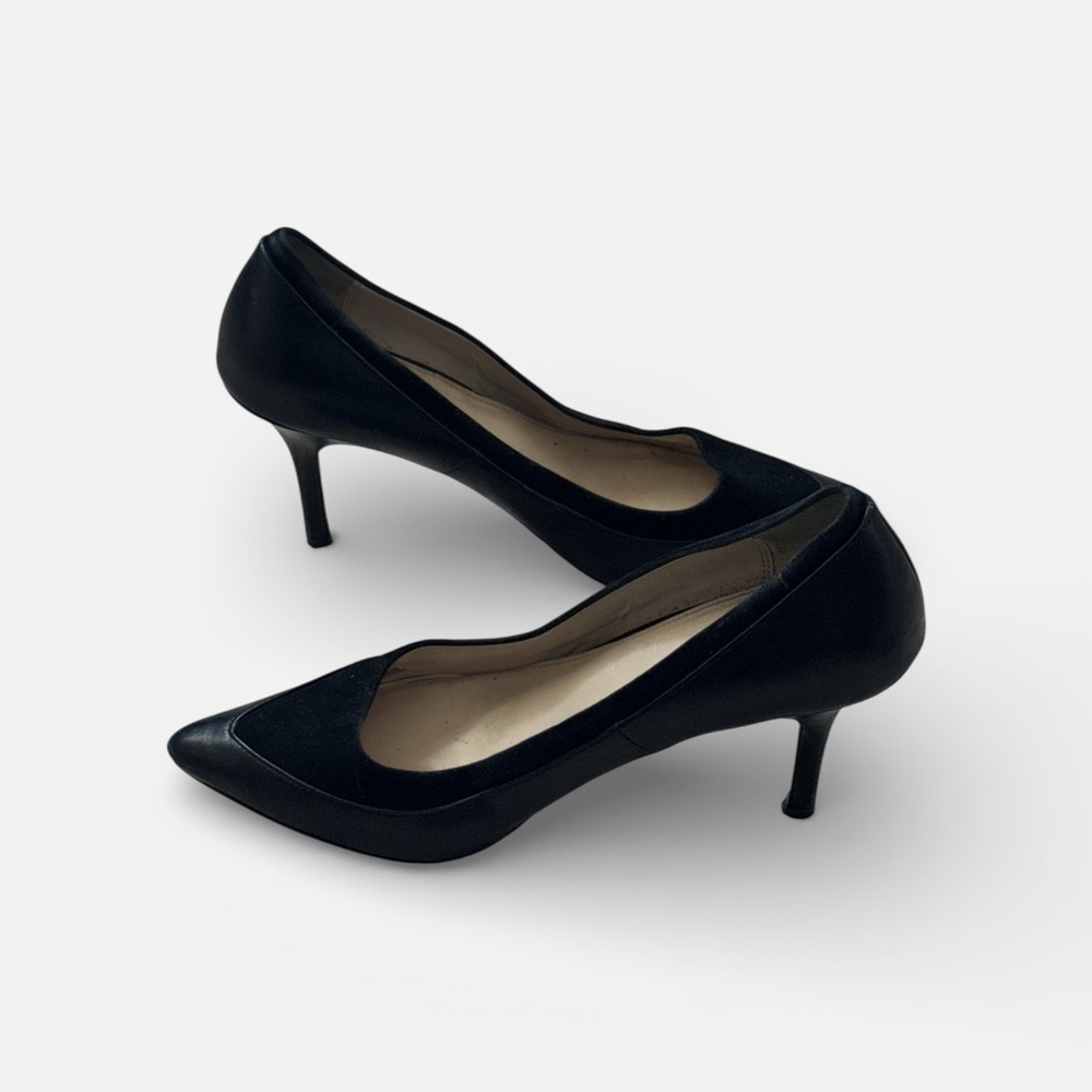 Cole Haan Women's Classic Black leather -suede heels pumps Sz 8 1/2 pointed toe